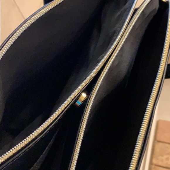 Kenneth Cole Reaction Bag - Picture 5 of 8